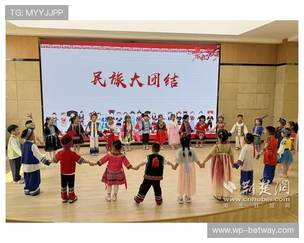 妈妈们带着孩子们共同玩耍创造欢乐时光 亲子互动游戏活动精彩纷呈